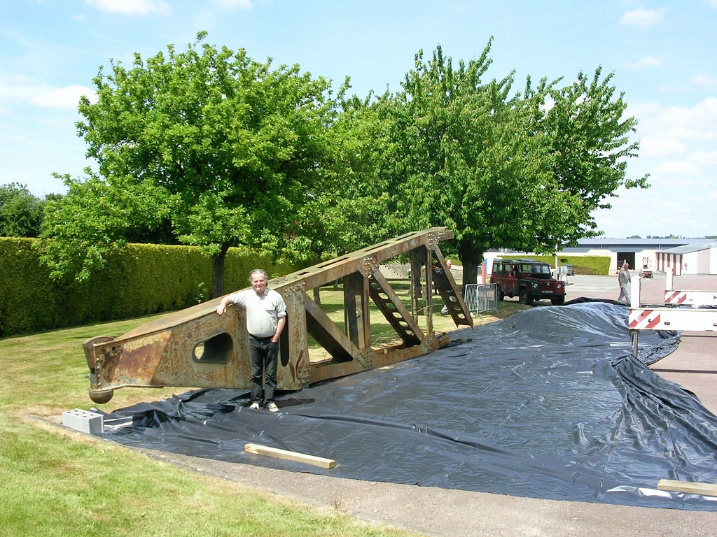 20110601 WHALE:BALEINE 2 Arrives in Vire From Brécey 12.jpg